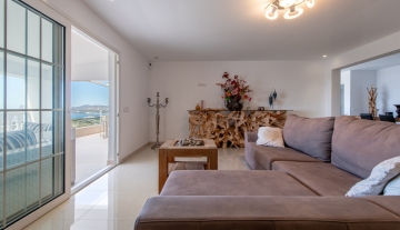 Resa estates Ibiza san Jose te koop villa main livingroom woonkamer.jpg